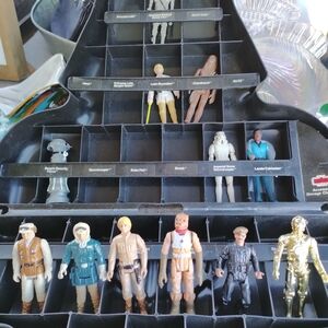 STAR WARS Action Figure Storage Organizer with 12 Action Figures
